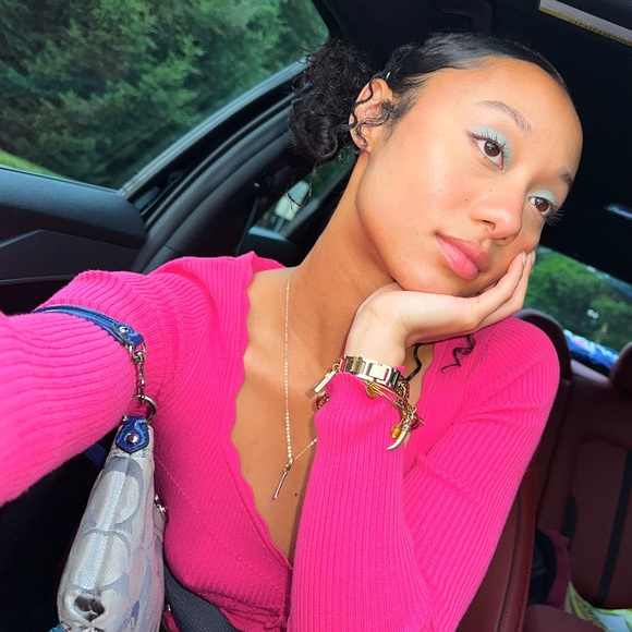 Meet your Posher, Onye - Picture 1 of 2